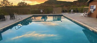 Glamping Tent #8 with AC, Heat, and Private Bath