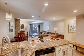 Condo, 2 habitaciones | Cocina privada