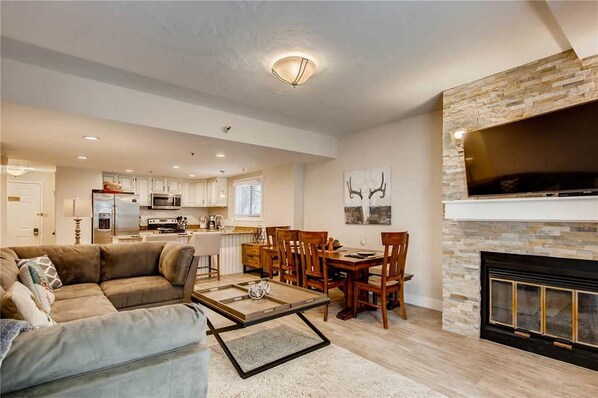 Condo, 2 Bedrooms | Living room - Snowblaze 109 by Park City Lodging (Park City)