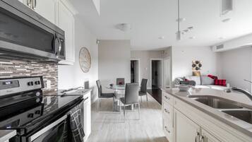 Dining tables, kitchen islands