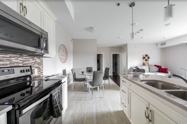 Dining tables, kitchen islands