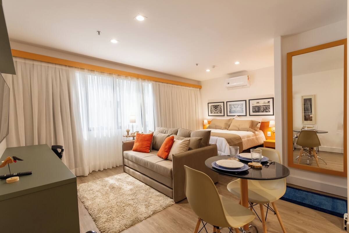 Deluxe Apartment | 1 bedroom, minibar, desk, blackout drapes