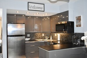 Fridge, microwave, oven, stovetop