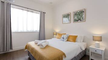 2 bedrooms, iron/ironing board, travel cot, WiFi