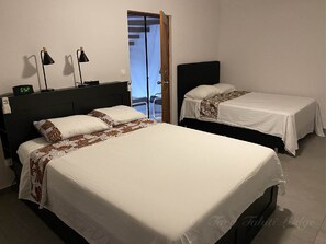 Kamar Double (Tipanie Room) | Tirai kedap cahaya, kedap suara, setrika/meja setrika, dan Wi-Fi gratis
