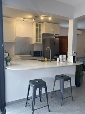 Dining - Tara Tahiti Lodge (Pirae)