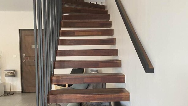 Staircase - Tara Tahiti Lodge (Pirae)