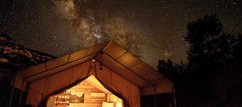 Zion, Bryce Glamping with Heat, AC, & Private Bath