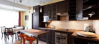 2bdr 2bth Trinity Apartment in Jewish quarter