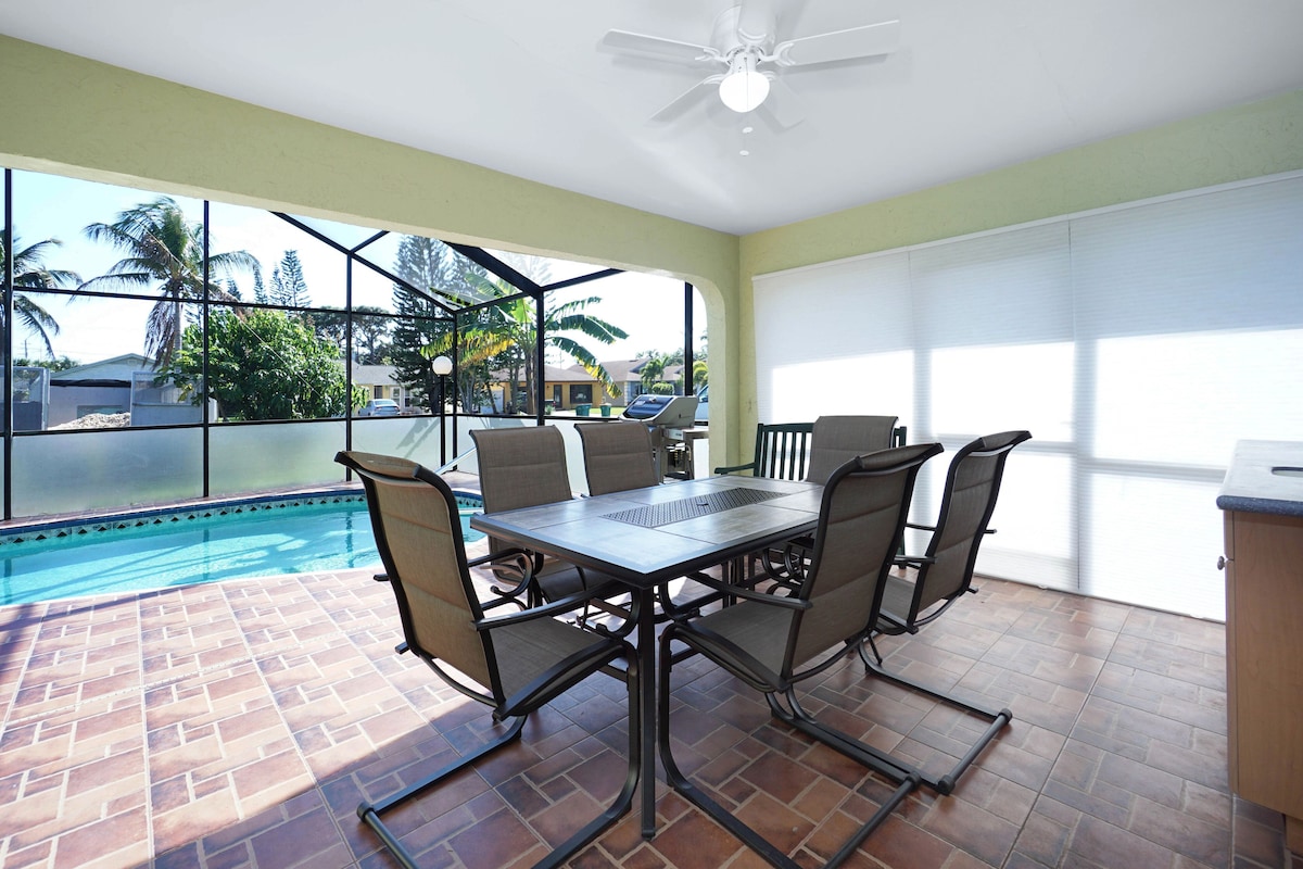Photo 6 of Amazing 4 Bedroom 3 Bath Pool Home. About 1 mile from the Beach and Great Eats