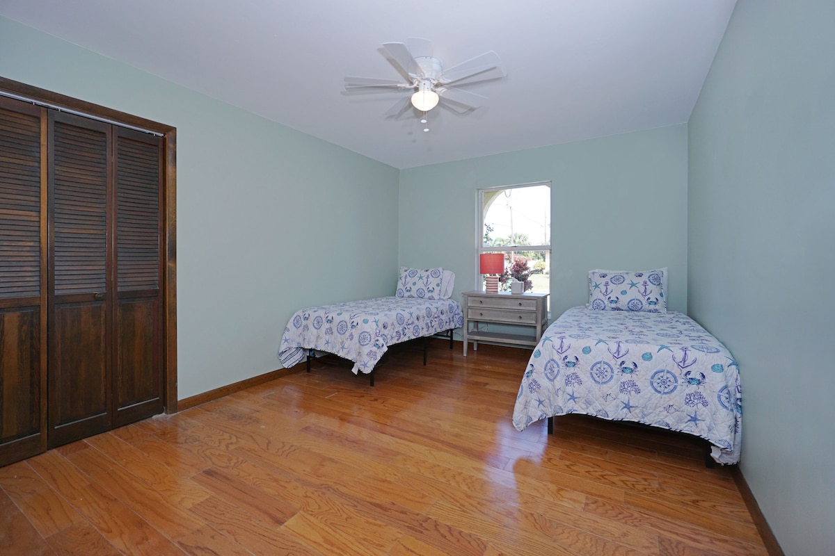 Photo 24 of Amazing 4 Bedroom 3 Bath Pool Home. About 1 mile from the Beach and Great Eats