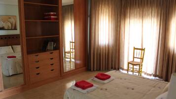 4 bedrooms, WiFi, bed sheets