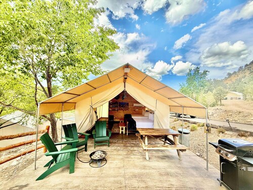 Glamping tent basecamp between Zion & Bryce w/AC