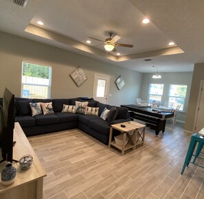 Smart TV, table tennis