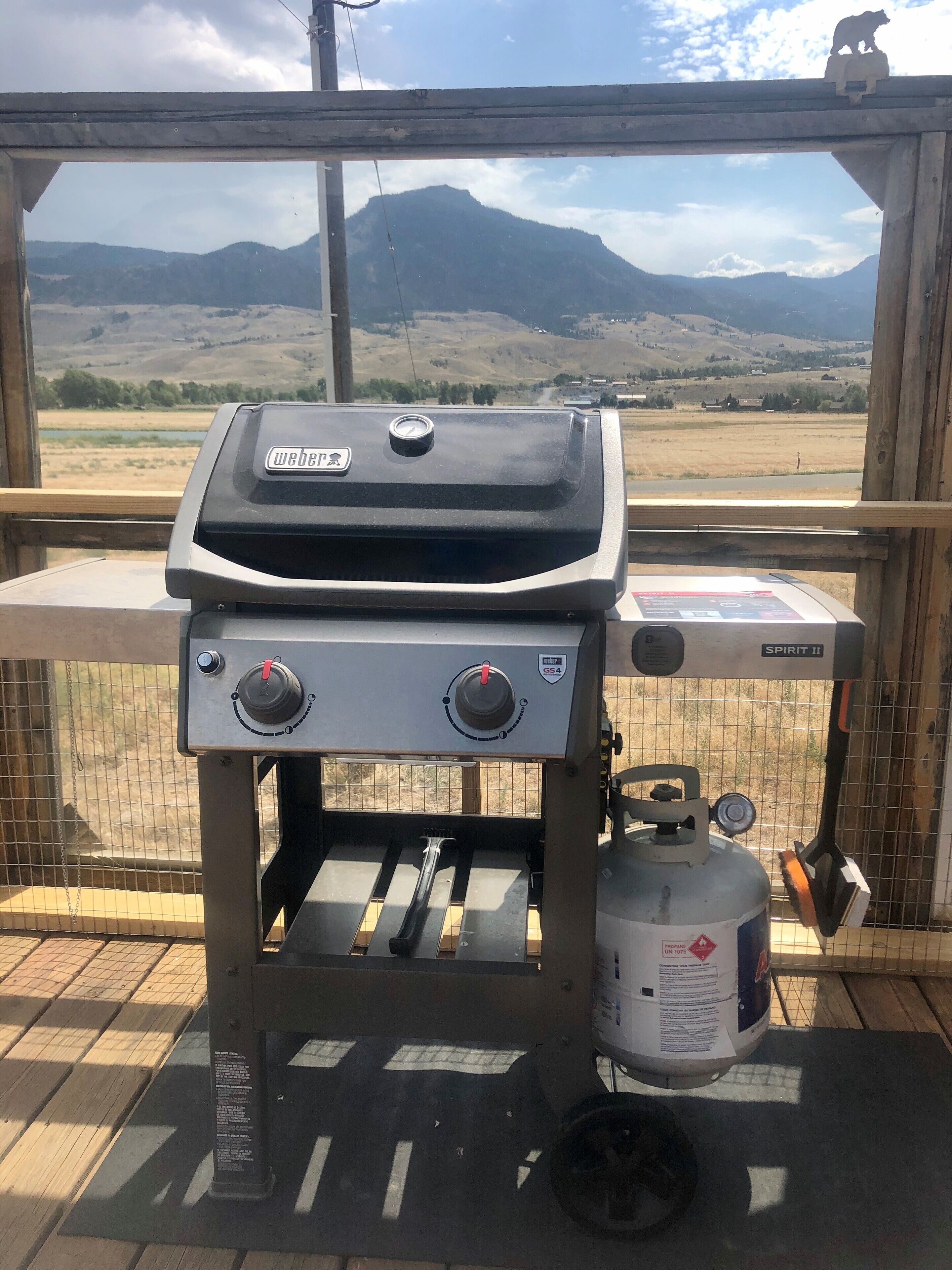 المنطقة المحيطة بالمنشأة