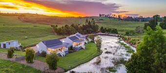 Forget Me Not Farm Cottages - Iris
2 Bedrooms, verandah  views of the farm