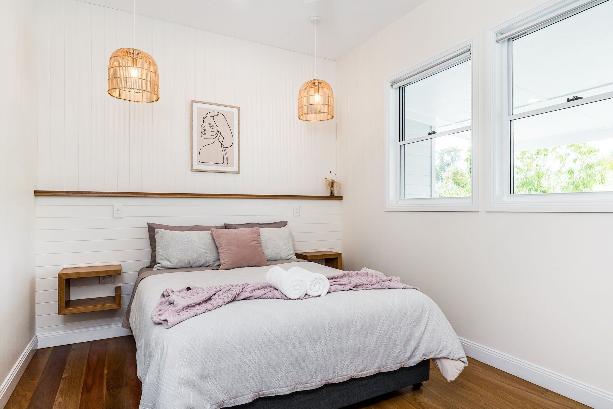 2 bedrooms, iron/ironing board, bed sheets