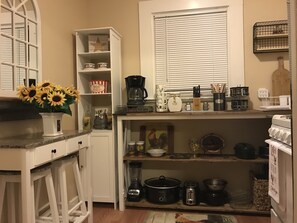 冰箱、微波炉、烤箱、炉灶