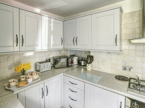 Oven, dishwasher, high chair, cookware/dishes/utensils - 2 bedroom accommodation in Haworth (Haworth)