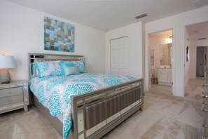 6 makuuhuonetta, silitysrauta/-lauta, Wi-Fi, vuodevaatteet