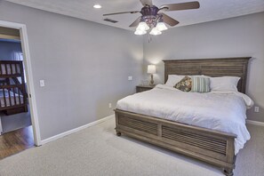 3 habitaciones, cuna de viaje, wifi y ropa de cama 