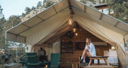 Loistava teltta # 3 East Zion Resortissa (King Suite)