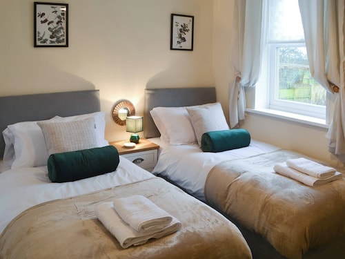 2 bedroom accommodation in North Broomhill, near Amble