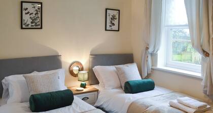 2 bedroom accommodation in North Broomhill, near Amble