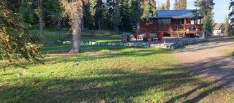 Private Alaskan Cabin on 1 Acre, pet friendly