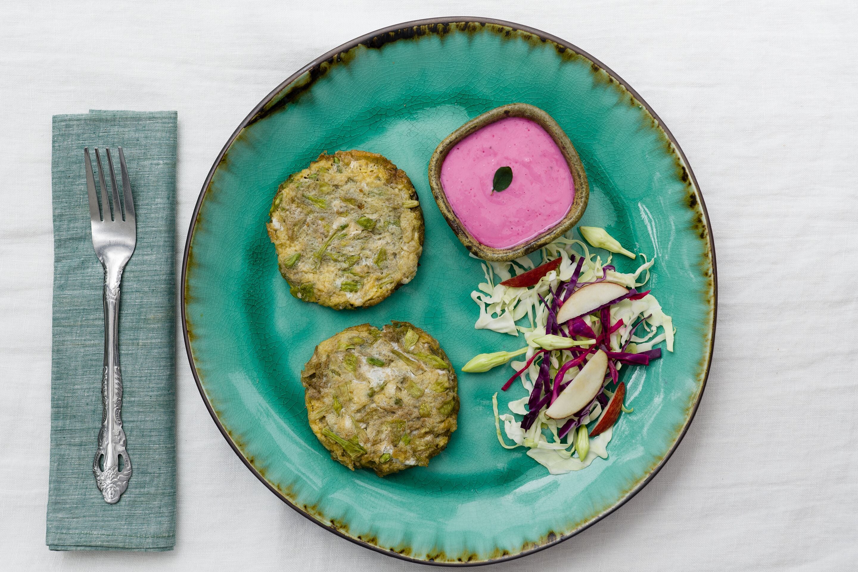 Breakfast and dinner served