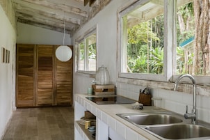 Comfort Loft, 1 Bedroom (Air conditioning) | Private kitchen | Shared fridge