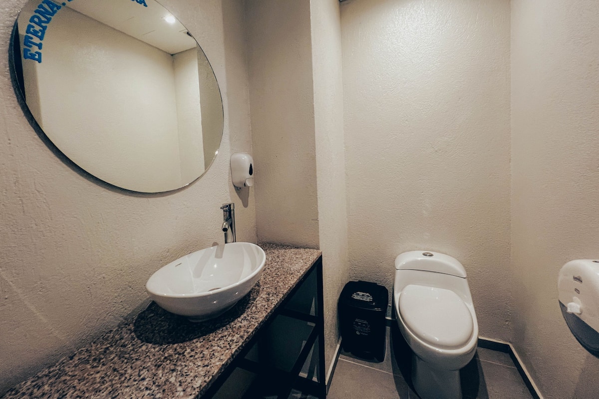 ฝักบัว, เรนชาวเวอร์, ผ้าเช็ดตัว, สบู่