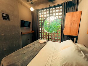 Superior Double Room | Blackout curtains, free WiFi, bed sheets - Viajero Hostel Medellin (Medellín)