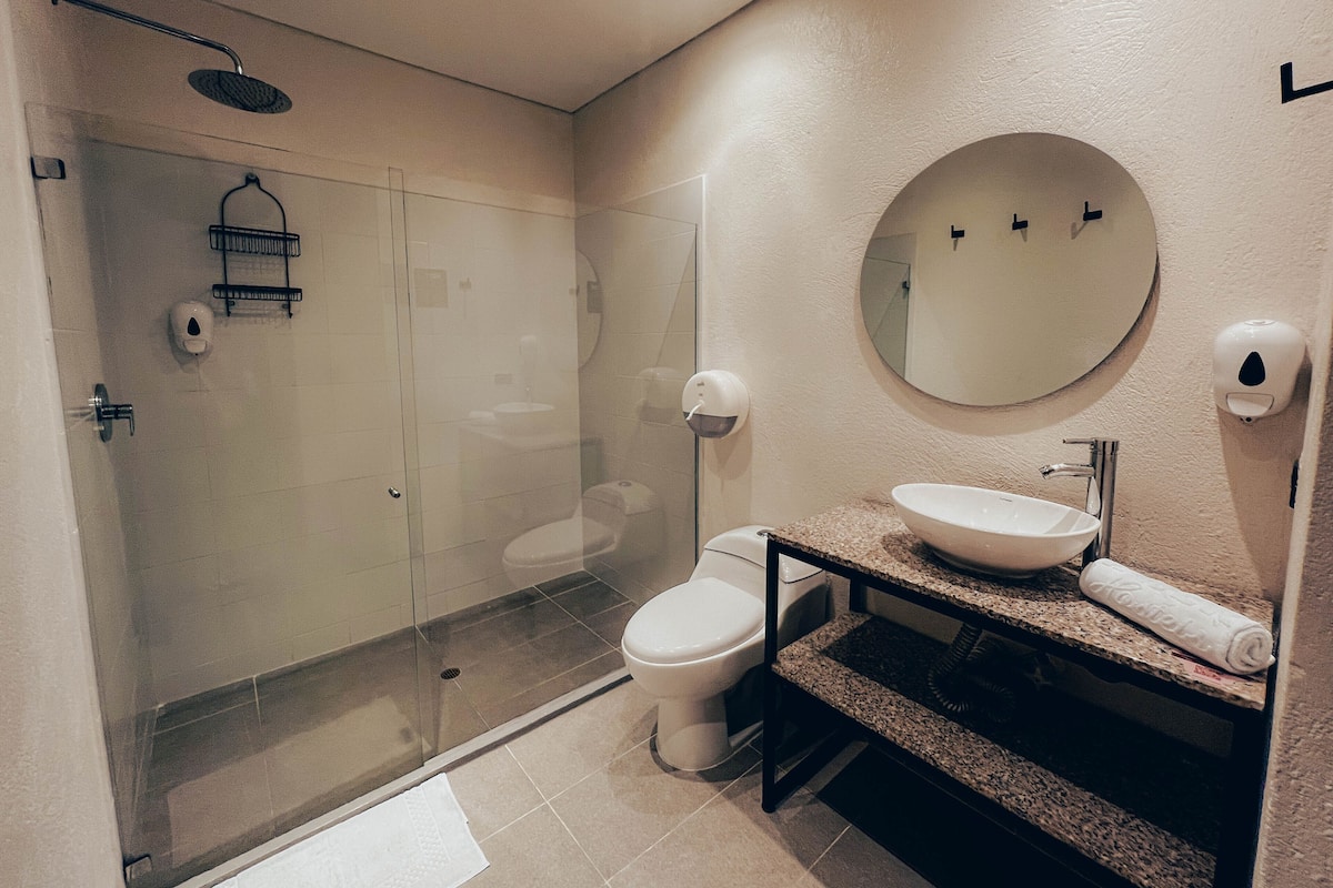 ฝักบัว, เรนชาวเวอร์, ผ้าเช็ดตัว, สบู่