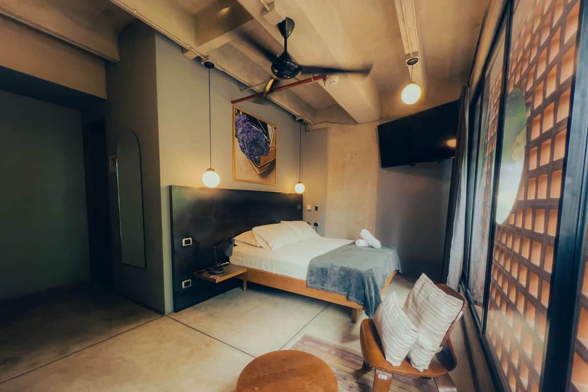 สตูดิโอ (Triple) | ผ้าม่านกันแสง, Wi-Fi ฟรี, ผ้าปูที่นอน