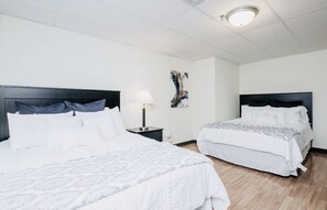 2 chambres, fer et planche à repasser, Wi-Fi, draps fournis
