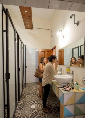 COMPARTIDA MUJERES | Shared bathroom - Hostal Hostalgia Casa Zul (Puebla)