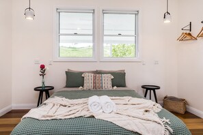 2 habitaciones, tabla de planchar con plancha, internet y ropa de cama 