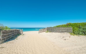 Beach nearby - Amazing apartment in Badesi with swimming pool (Badesi)