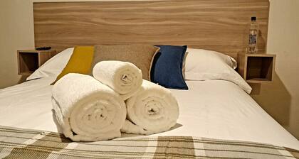 Vancouver-huone / mukava ja turvallinen / 2-vuode.