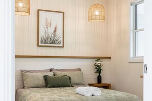 2 bedrooms, iron/ironing board, internet, bed sheets - Forget Me Not Farm Cottages - Daisy (Coopers Shoot)