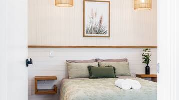 2 bedrooms, iron/ironing board, Internet, bed sheets