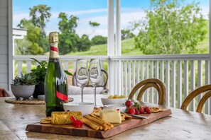 Outdoor dining - Forget Me Not Farm Cottages - Daisy (Coopers Shoot)