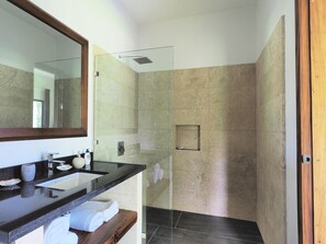 Comfort Double Room, 1 King Bed, Non Smoking, Balcony | Bathroom | Shower, rainfall showerhead, hair dryer, towels - Blue Jungle Lodge (Arenal)
