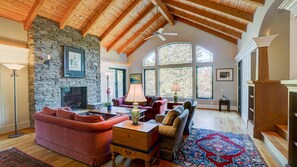 Smart TV, fireplace, stereo, offices
