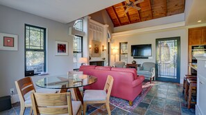 Smart TV, fireplace, stereo, offices