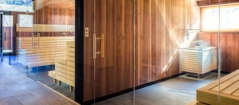 Lovely apartment in villa for 4 guests with WIFI, TV, patio and pets allowed