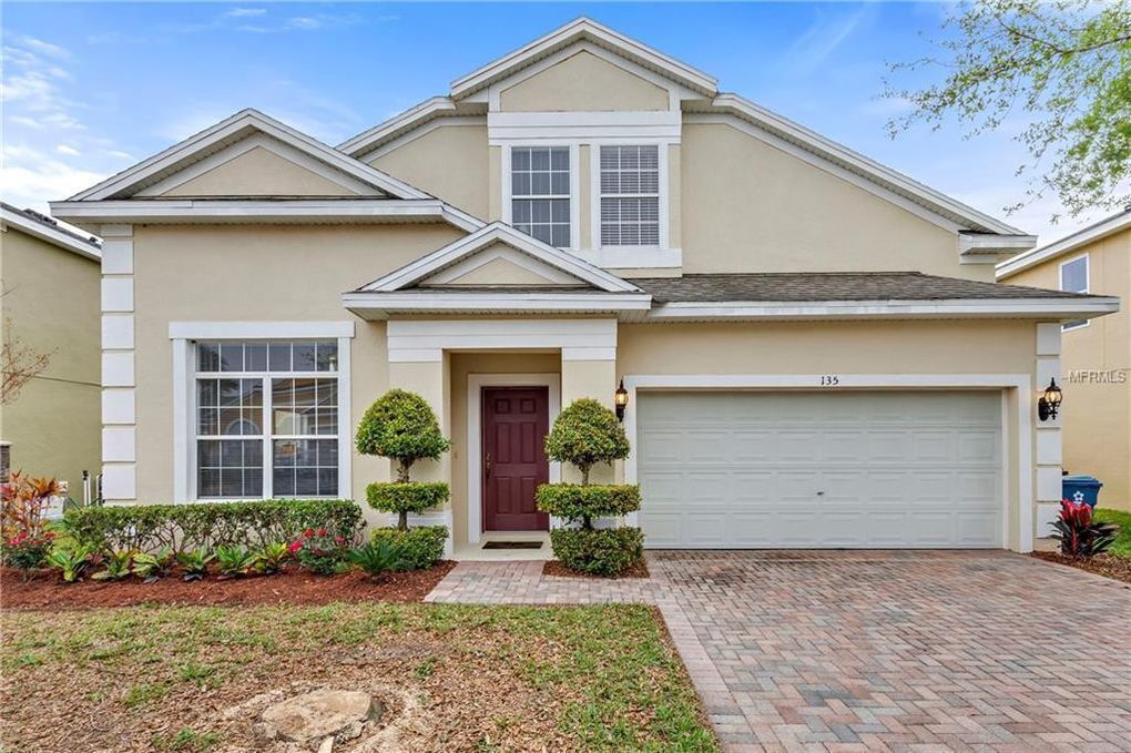 5 Bedroom, 3.5 Bathrooms Pool/Spa home Games Room in Gated Community. Private Pool.