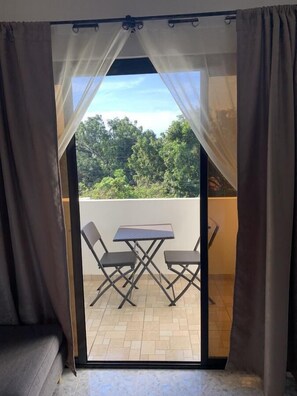 Balcony - Balai Merina Bed & Breakfast (Puerto Princesa)