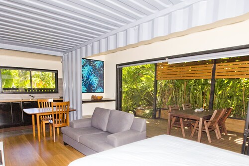 Nevaeh Garden Studio + Unlimited Wifi